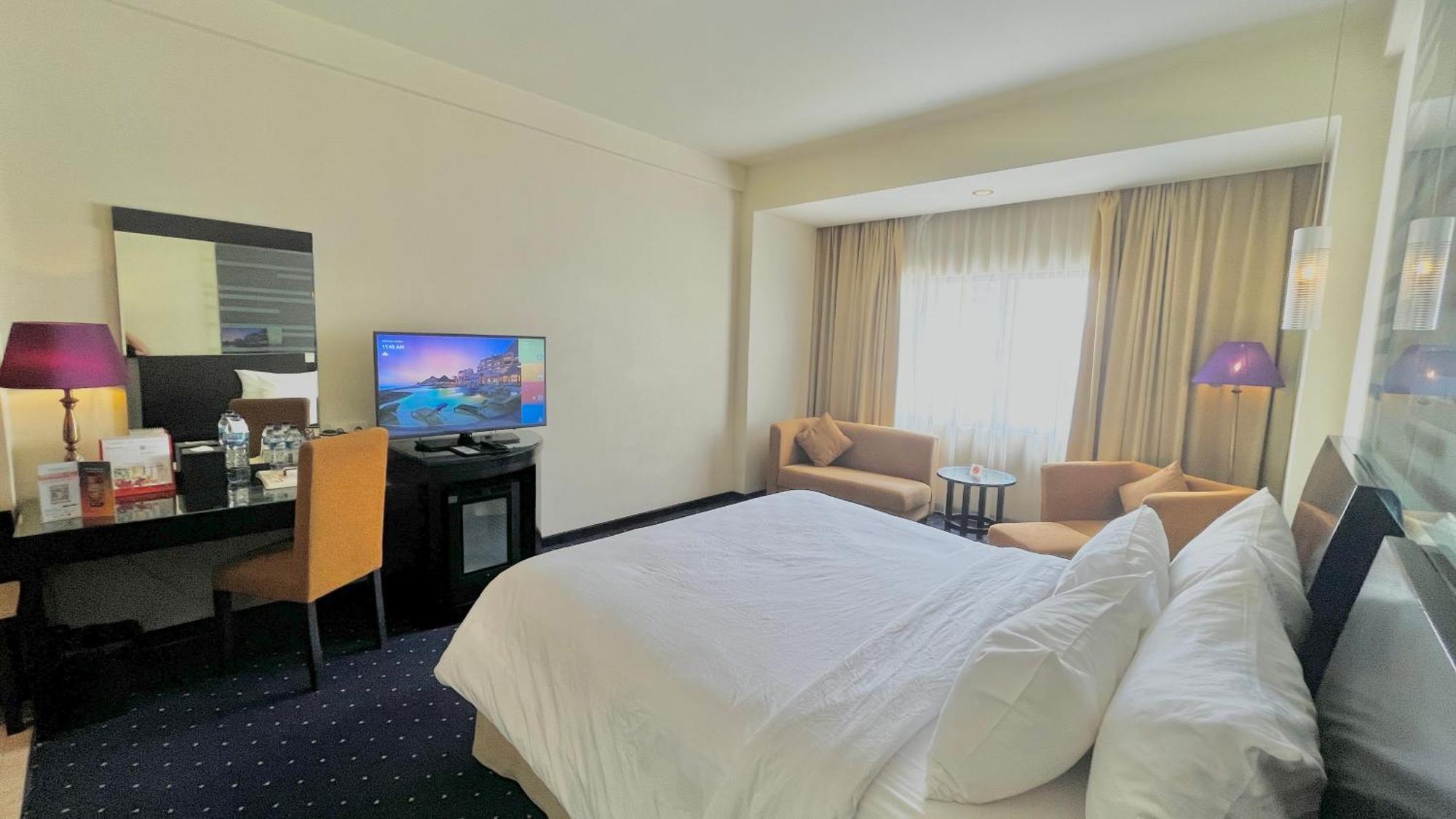 Swiss-Belhotel Silae Palu Exteriör bild